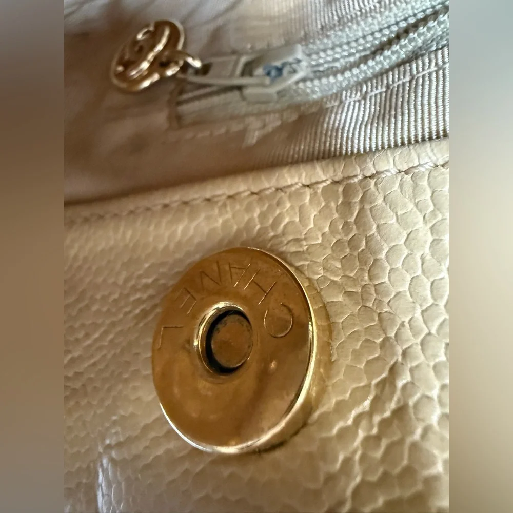 CHANEL Leather Tote with Logo-see callouts